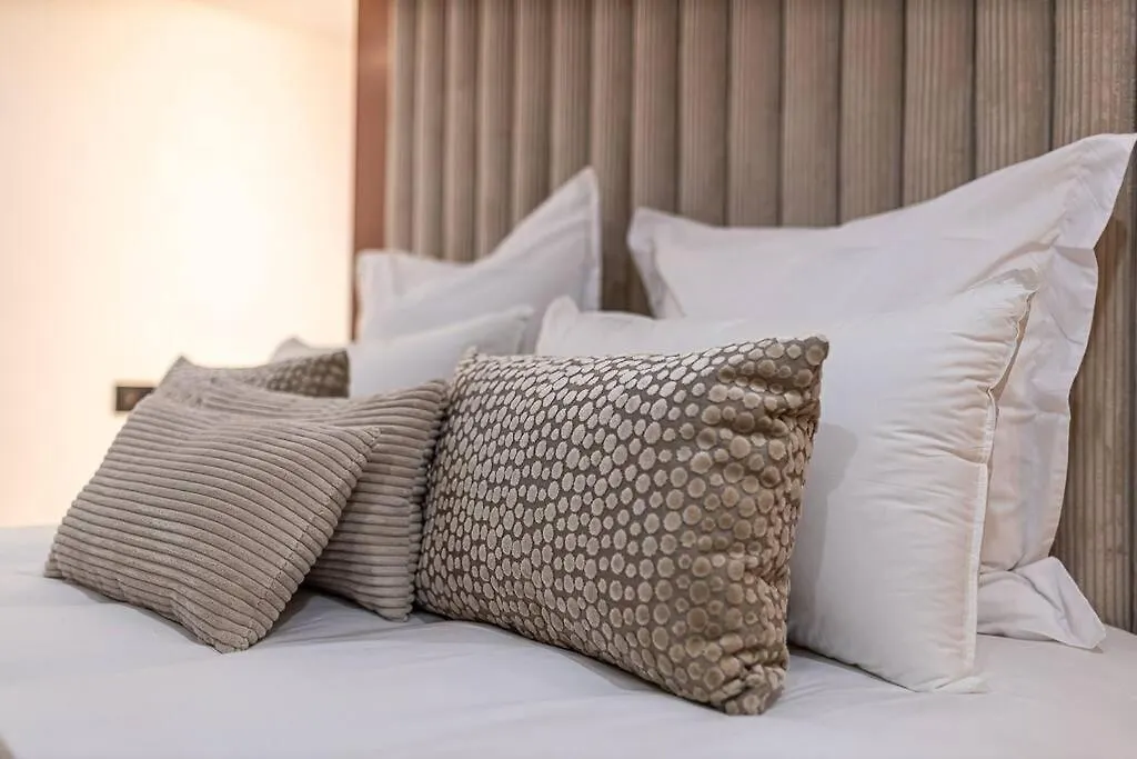 B Luxe Triplex, Cinema Near Place Des Vosges Ac Apartment