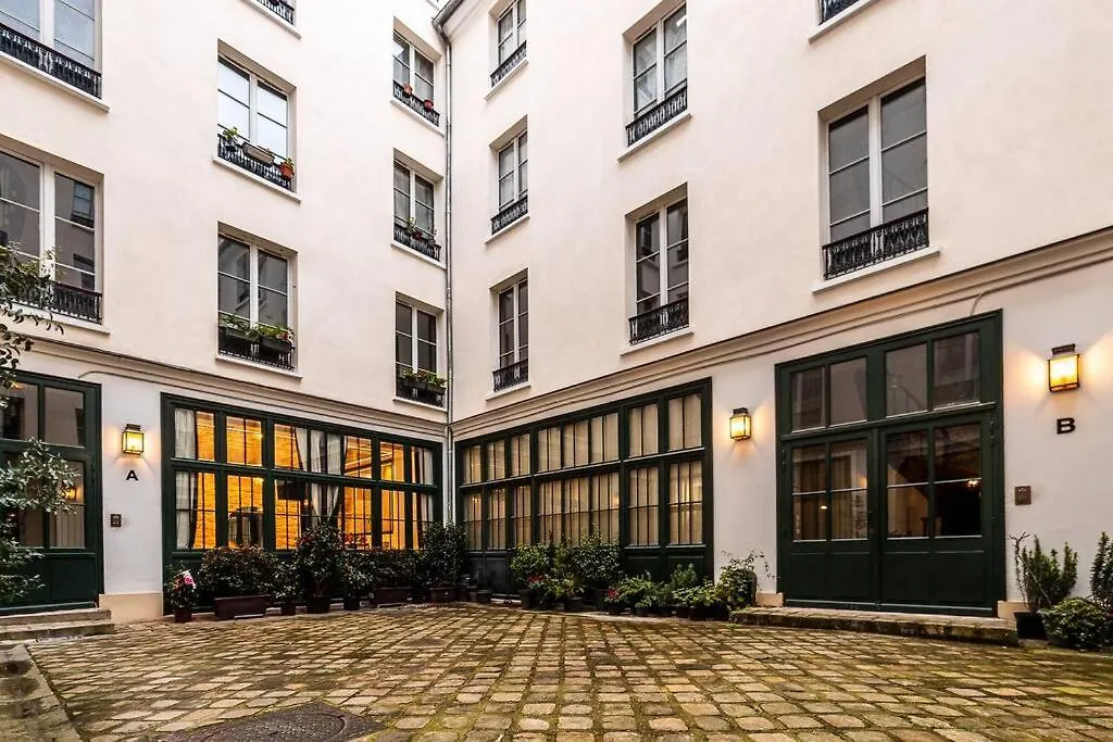 B Luxe Triplex, Cinema Near Place Des Vosges Ac Apartment